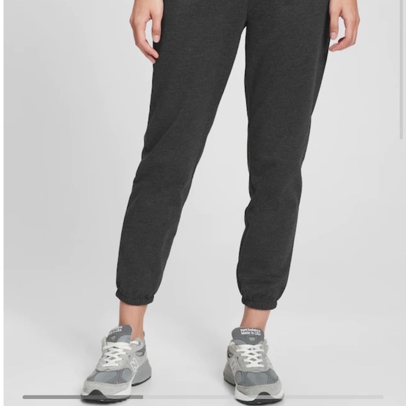 Joggers In Pile Gap Modello #739089 – Taglia Regolare Donna, Colore Unito